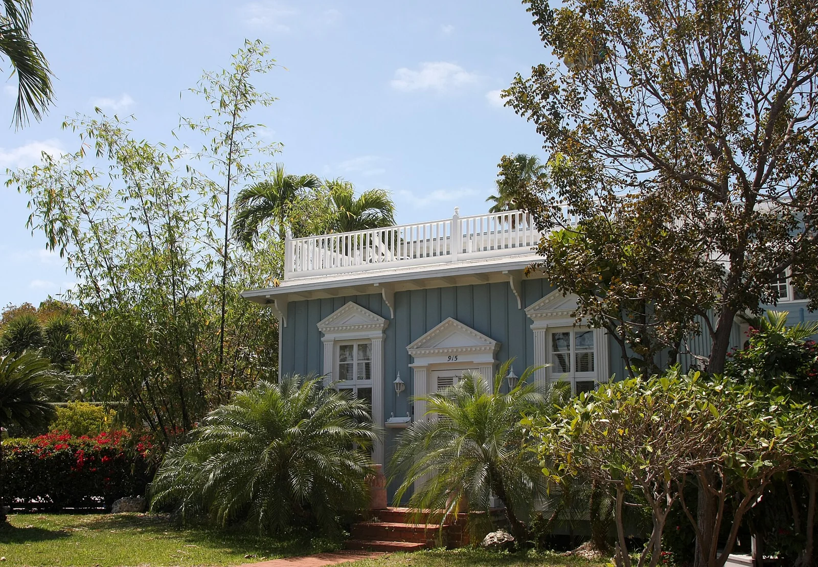 Exterior view of residential architecture in Florida