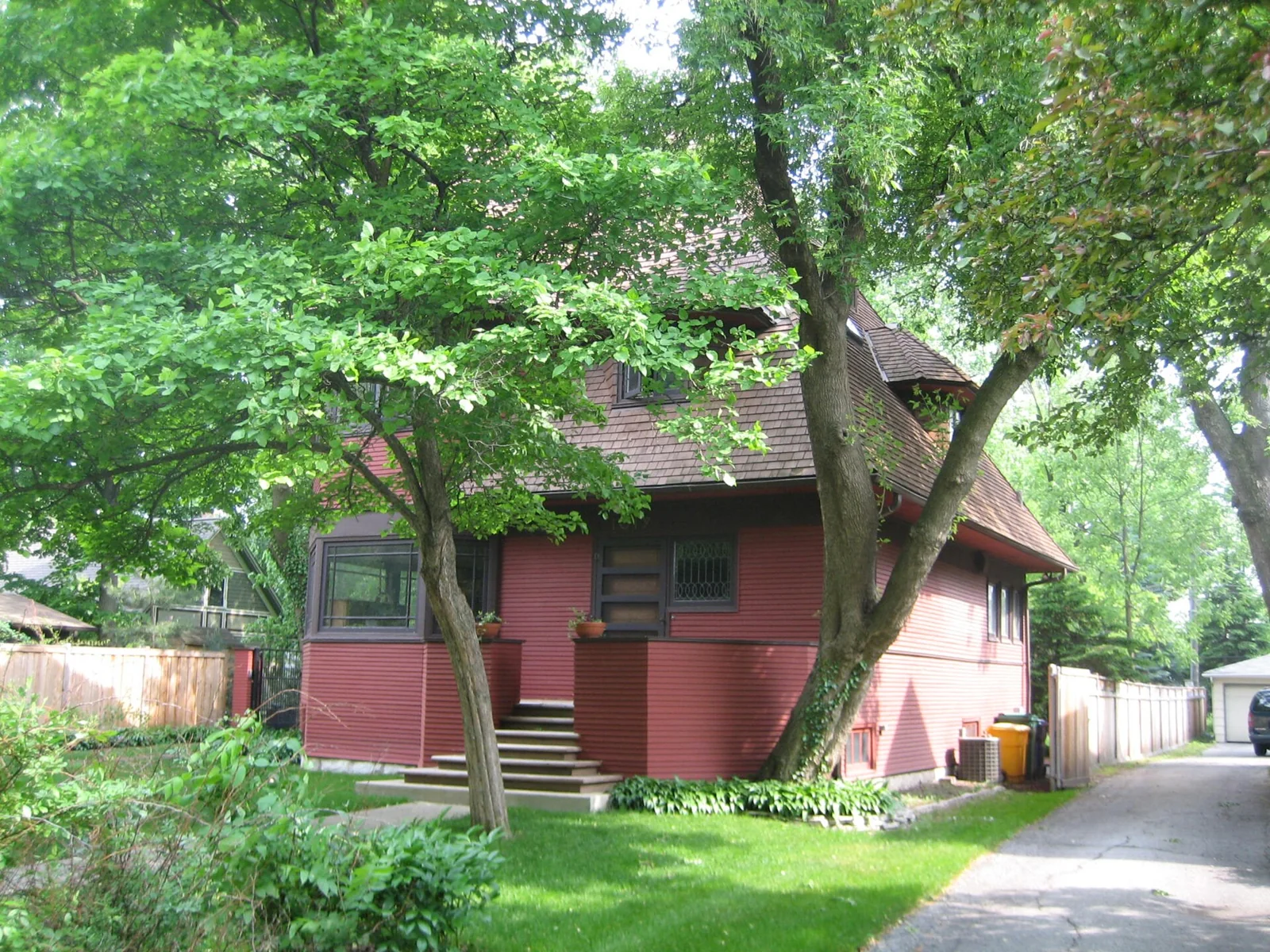 Exterior view of residential architecture in Illinois