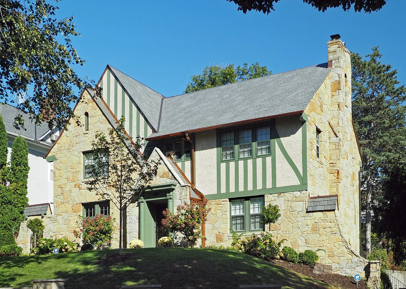 Exterior view of residential architecture in Minnesota