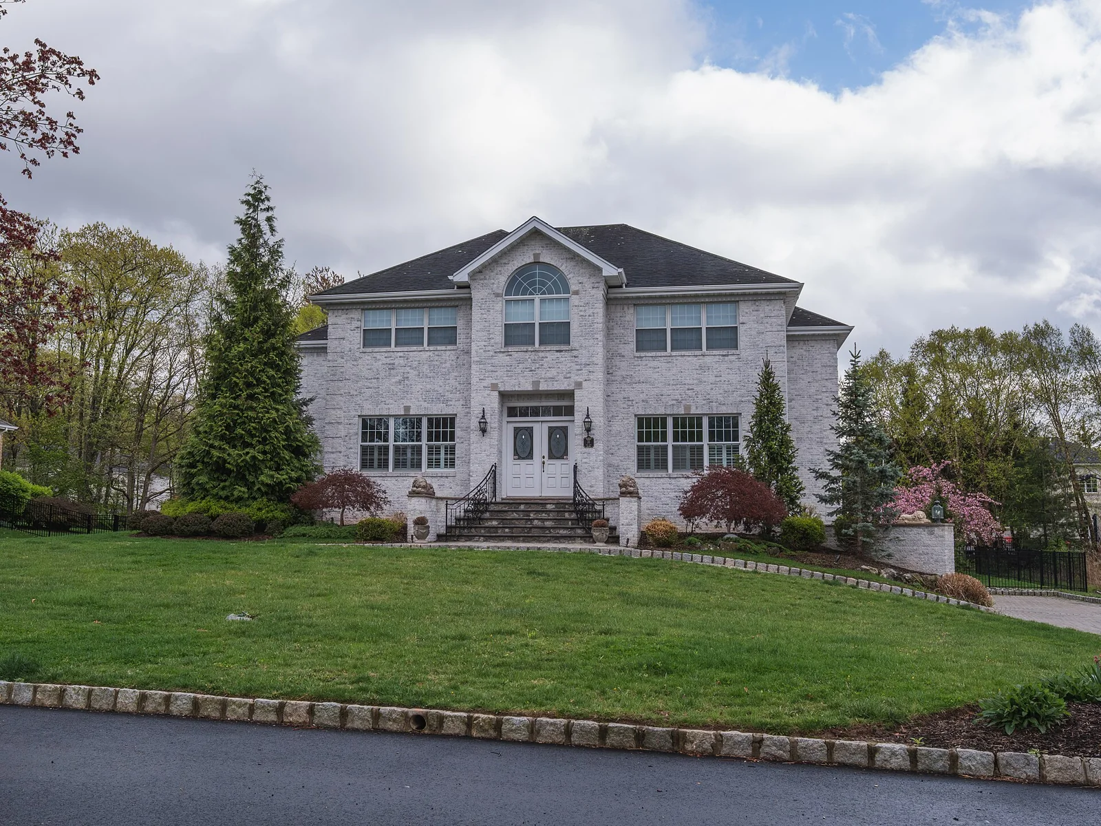 Exterior view of residential architecture in New Jersey
