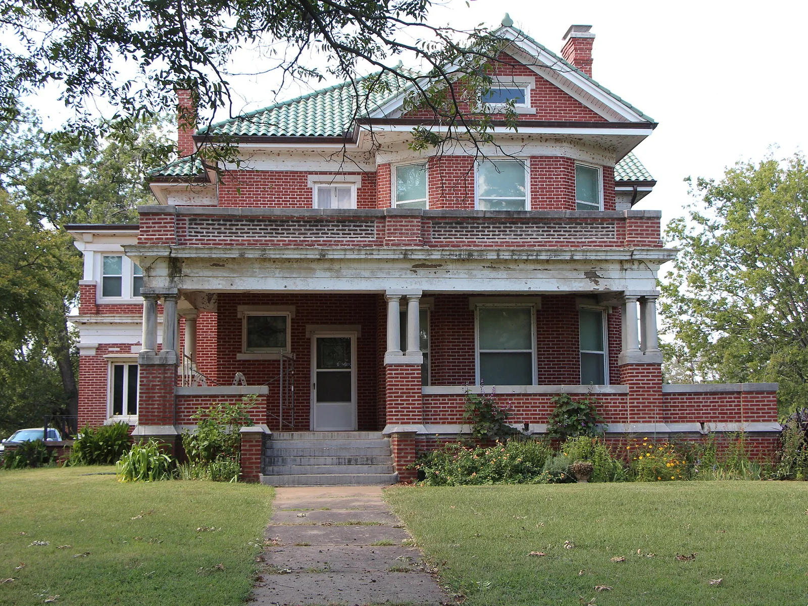 Exterior view of residential architecture in Oklahoma