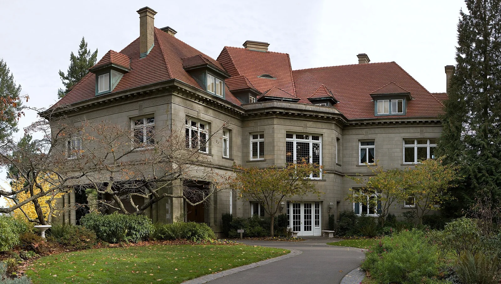 Exterior view of residential architecture in Oregon
