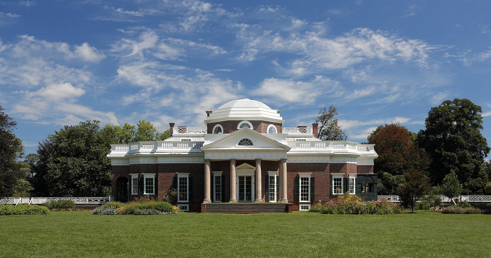 Exterior view of residential architecture in Virginia
